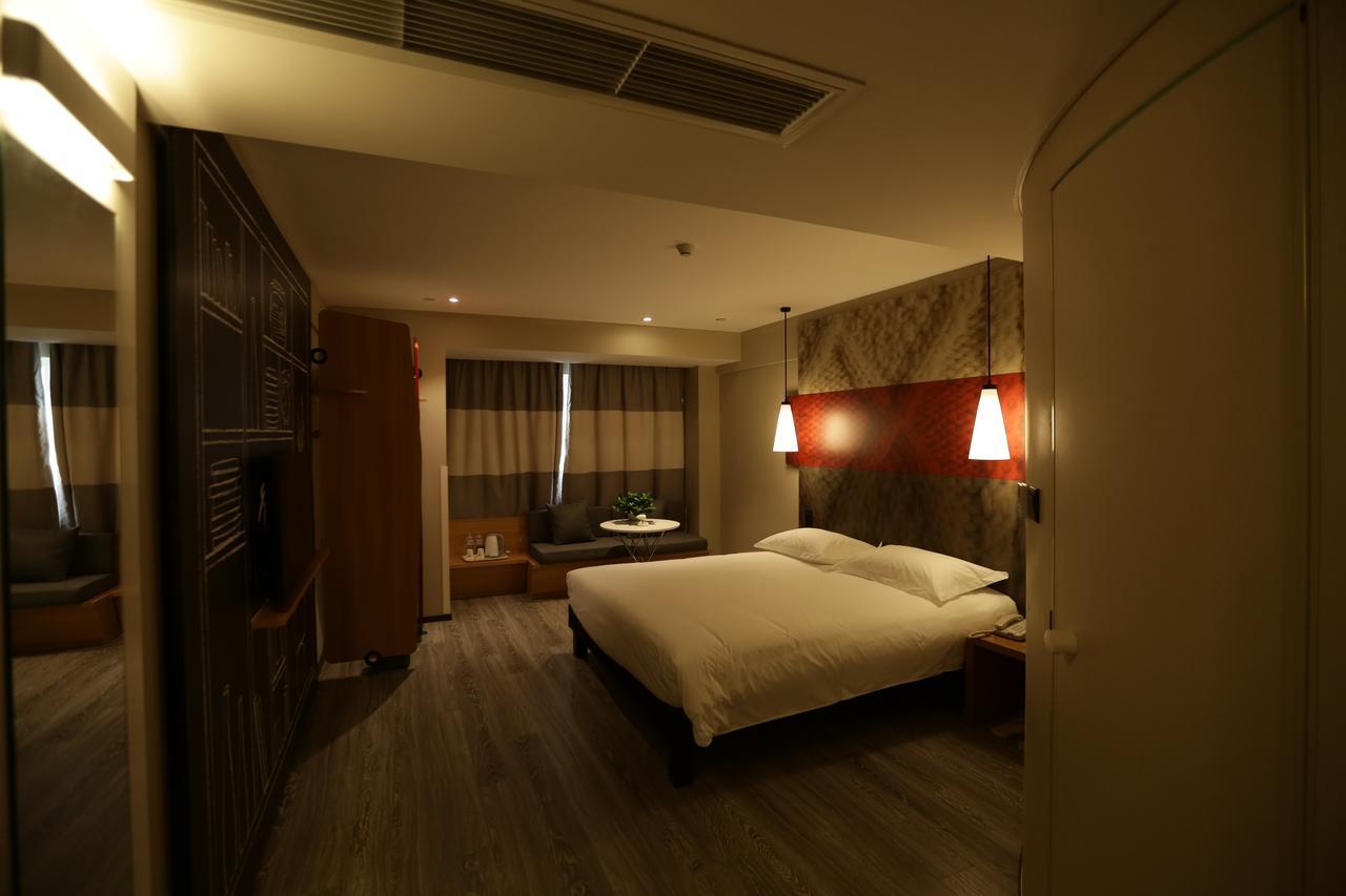 Ibis Chengdu West Jingcui Road Hotel Eksteriør billede
